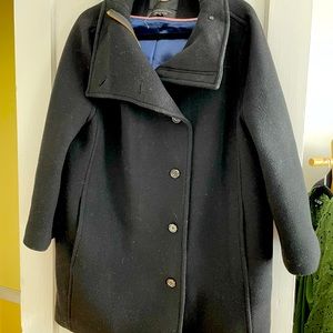 Black J. Crew villa coat in Italian stadium-cloth wool size 12P
